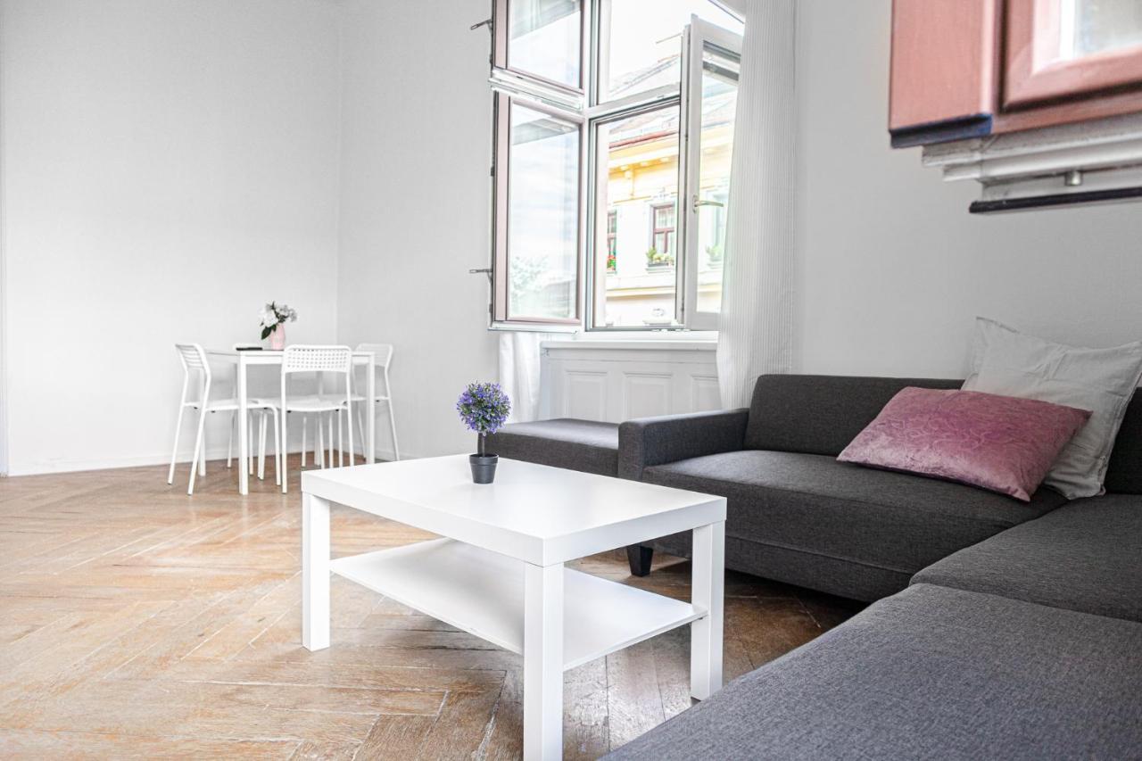 Cozy 2Br Apt. Near Akh Hospital-Ideal For Longstay Viena Exterior foto